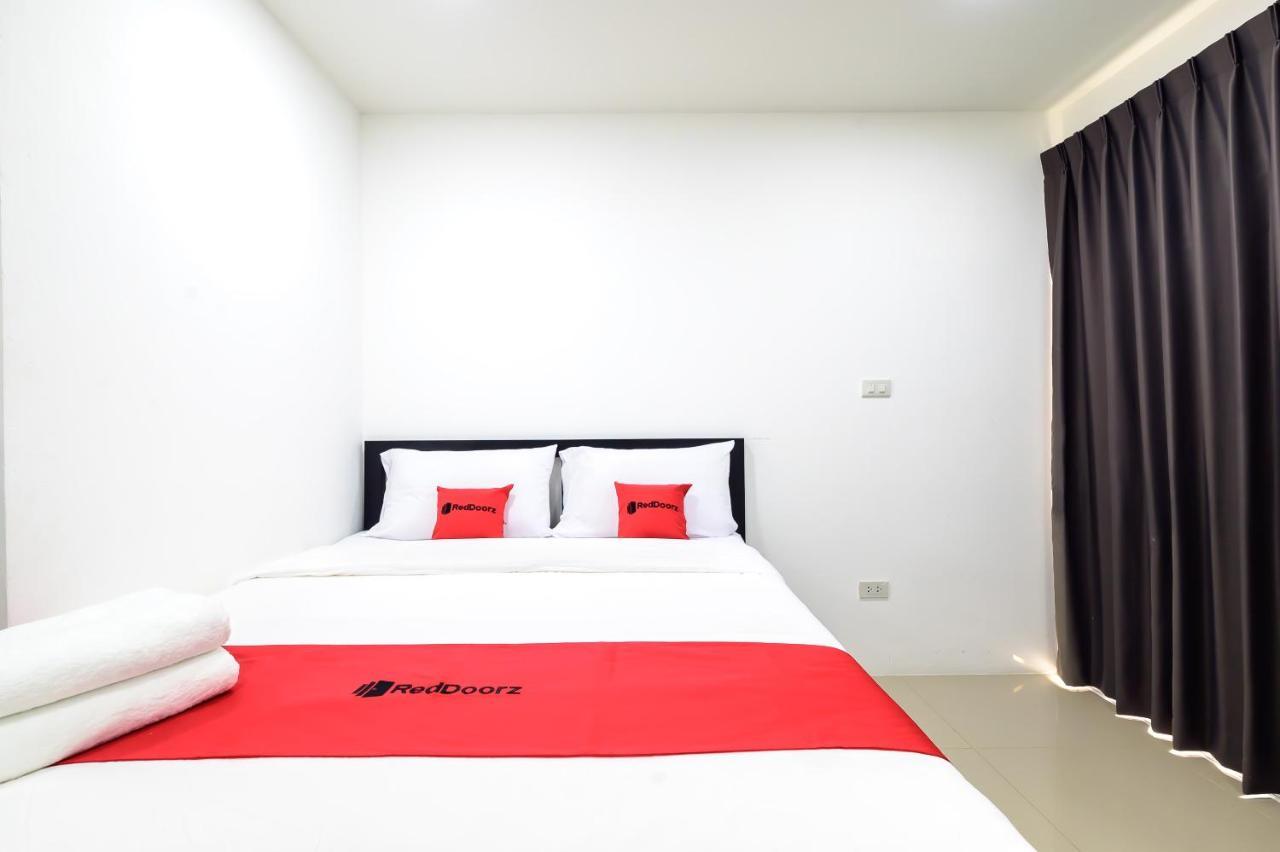 The Living Block Hotel Bangkok Buitenkant foto