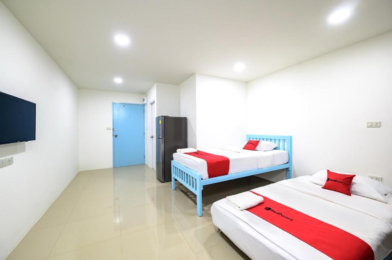 The Living Block Hotel Bangkok Buitenkant foto