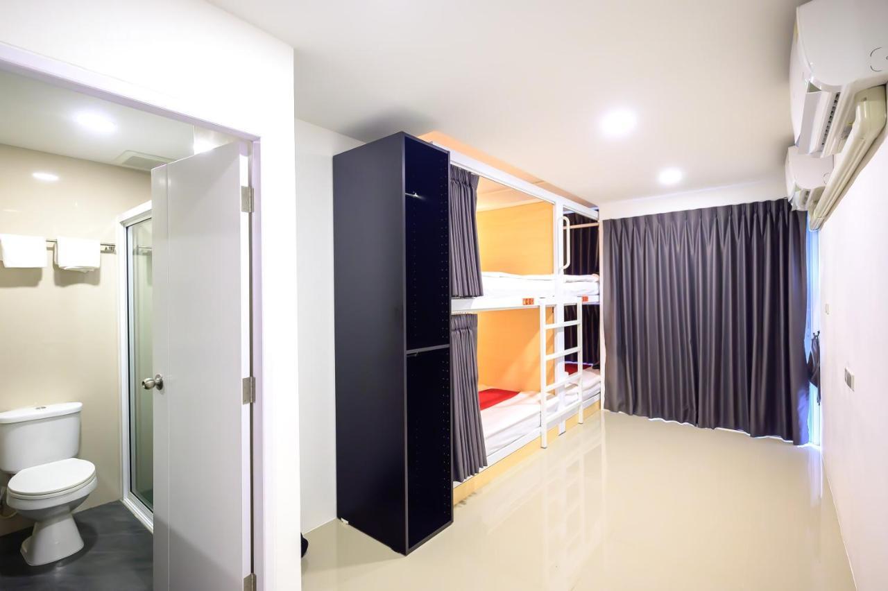 The Living Block Hotel Bangkok Buitenkant foto