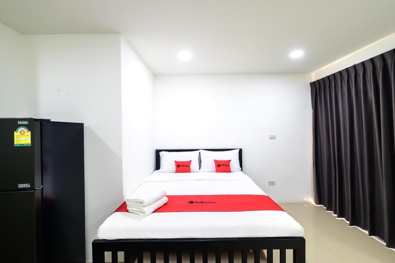 The Living Block Hotel Bangkok Buitenkant foto