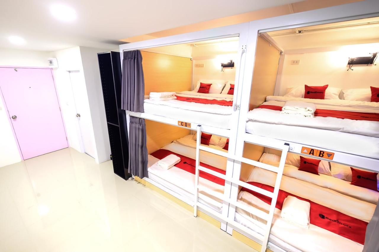 The Living Block Hotel Bangkok Buitenkant foto