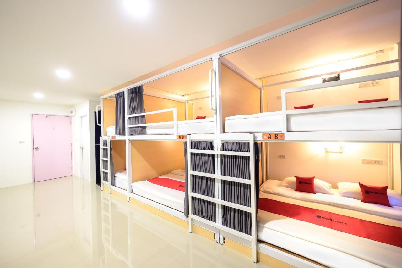 The Living Block Hotel Bangkok Buitenkant foto